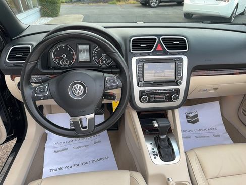 Used 2010 Volkswagen Eos Lux FWD image 7