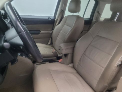 Used 2017 Jeep Patriot High Altitude FWD image 17