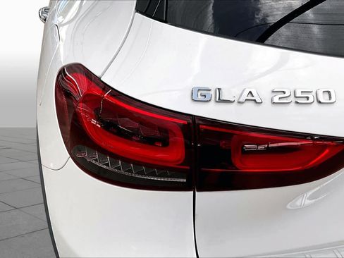 Certified 2023 Mercedes-Benz GLA 250 4MATIC image 29