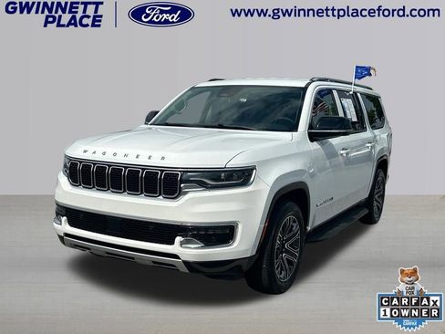 Used 2024 Jeep Wagoneer L Series II w/ Flexible Seating Group RWD image 1