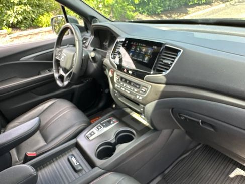 Used 2023 Honda Passport TrailSport image 26