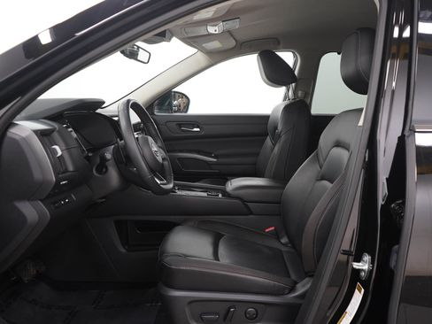 Used 2023 Nissan Pathfinder SL AWD/4WD image 24