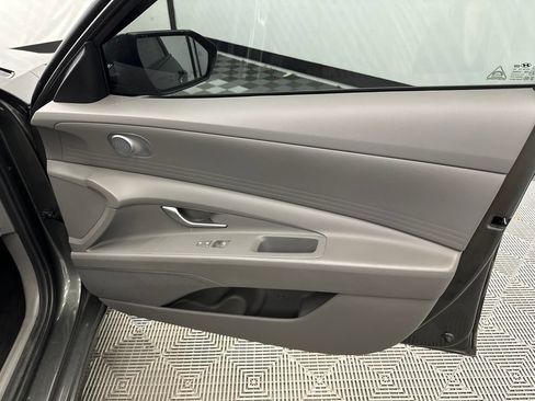 Used 2024 Hyundai Elantra SE FWD image 14