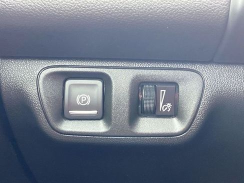 Used 2019 GMC Acadia SLE FWD image 17