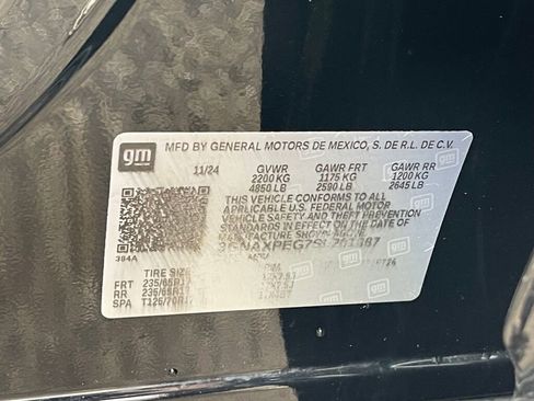 Used 2025 Chevrolet Equinox LT w/ Convenience Package II image 39