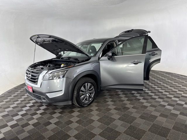 Certified 2025 Nissan Pathfinder SV AWD/4WD image 10