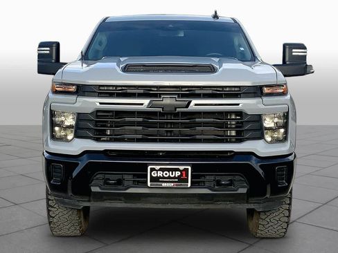 Used 2024 Chevrolet Silverado 2500 Custom w/ Custom Value Package AWD/4WD image 4