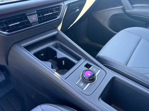 New 2025 Volkswagen Tiguan SE image 25