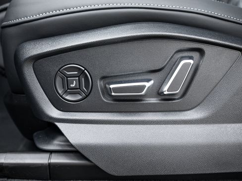 New 2026 Audi SQ7 Prestige AWD/4WD image 14