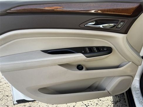 Used 2016 Cadillac SRX Luxury w/ Driver Awareness Package image 21