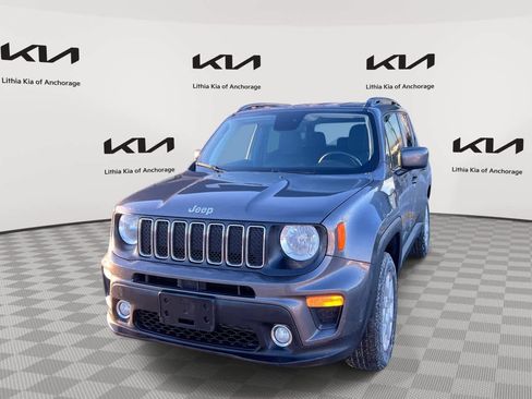 Used 2019 Jeep Renegade Latitude w/ Cold Weather Group image 1