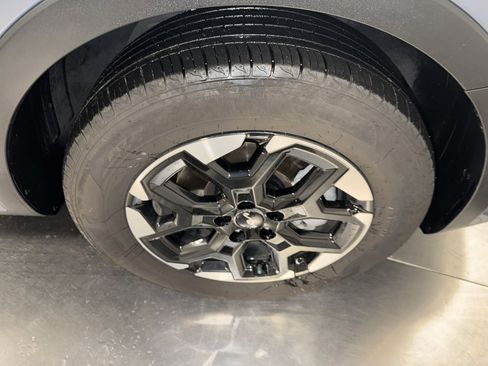 Certified 2025 Kia Sorento S image 14