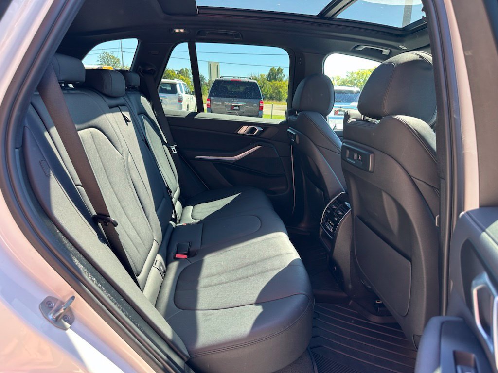Used 2022 BMW X5 xDrive40i w/ Climate Comfort Package AWD/4WD image 39