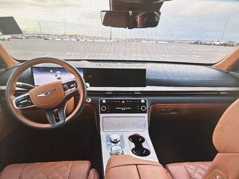 Used 2025 Genesis GV80 3.5T Prestige image 11