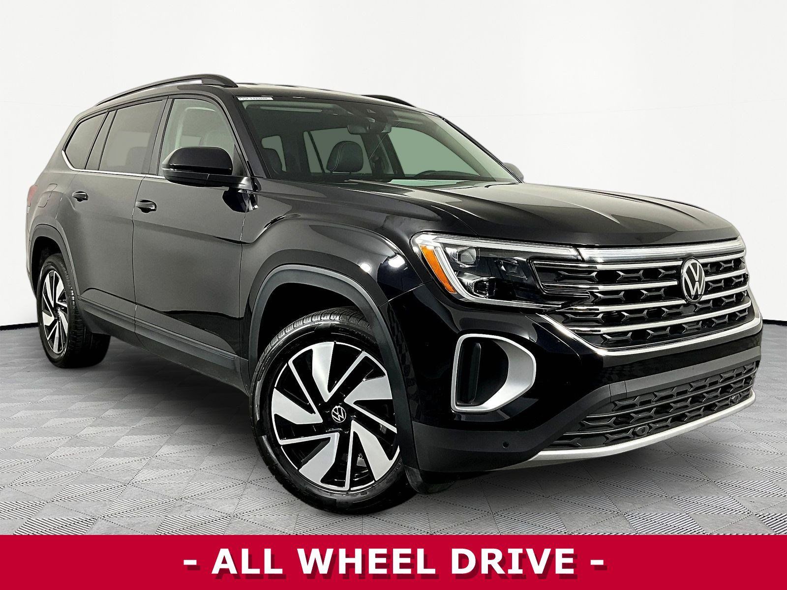 Used 2025 Volkswagen Atlas SE AWD/4WD image 3
