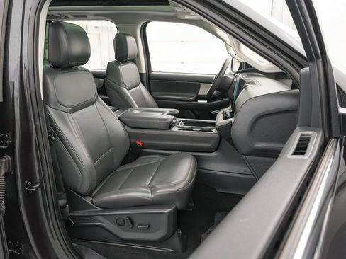 Certified 2025 Ford Expedition Active AWD/4WD image 28