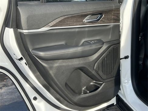 New 2025 Jeep Grand Cherokee Limited w/ Trailer Tow Package image 38