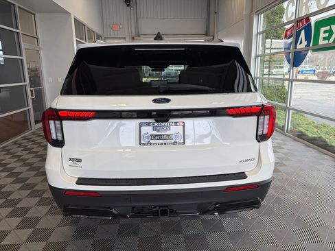 Used 2025 Ford Explorer ST-Line image 5