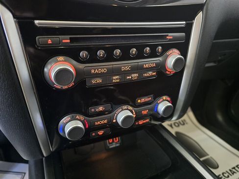Used 2019 Nissan Pathfinder SV AWD/4WD image 27