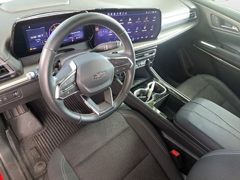 Used 2025 Chevrolet Traverse LT w/ Midnight/Sport Edition FWD image 10