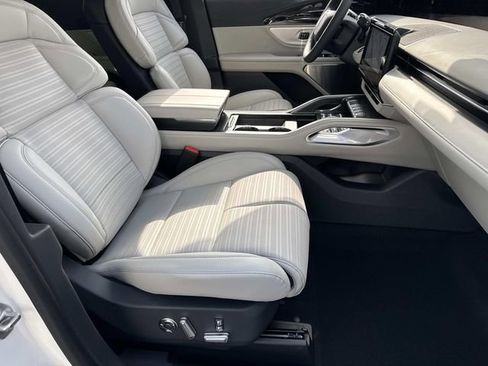 New 2026 Lincoln Nautilus Reserve image 9