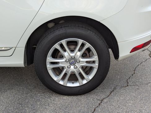 Used 2016 Volvo XC60 T5 Premier w/ Proximity Package image 31