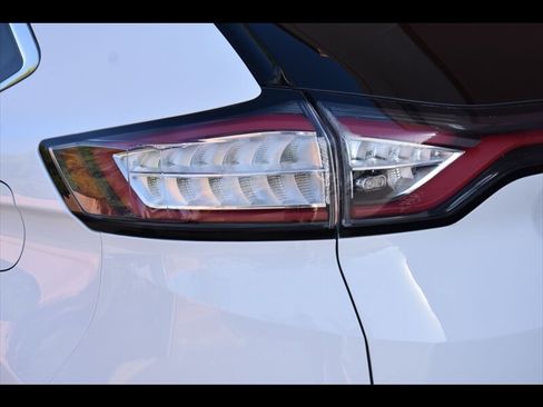Used 2016 Ford Edge SEL image 47