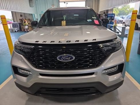 Used 2024 Ford Explorer ST-Line w/ Class IV Trailer Tow Package AWD/4WD image 6