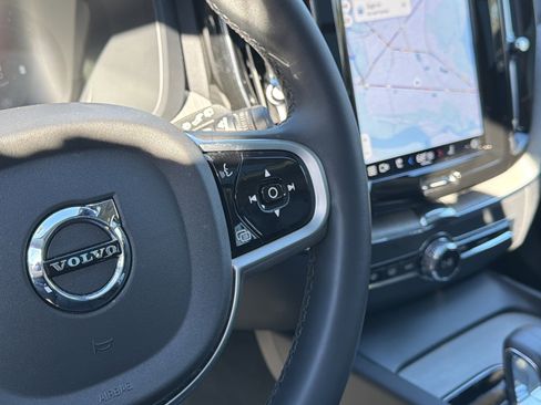 Certified 2025 Volvo XC60 B5 Plus image 20