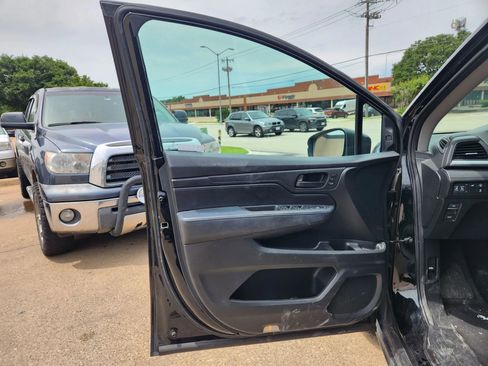 Used 2023 Toyota GR86 Premium RWD image 7
