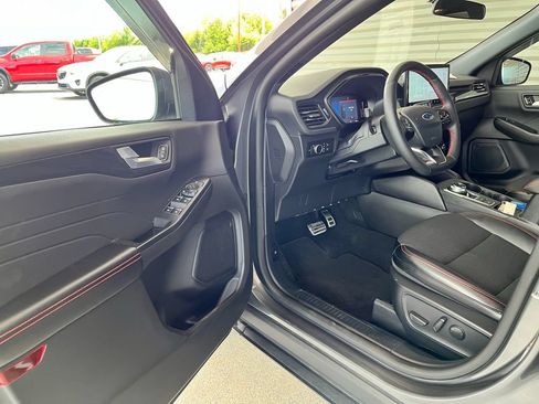 Used 2024 Ford Escape ST-Line w/ Tech Pack #1 AWD/4WD image 19