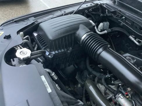 Used 2019 RAM 1500 Laramie image 16