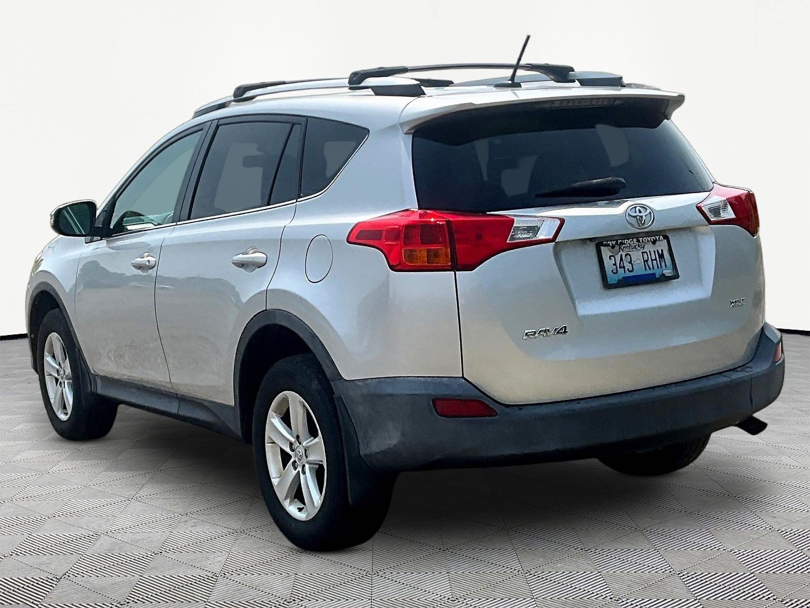 Used 2014 Toyota RAV4 XLE FWD image 4