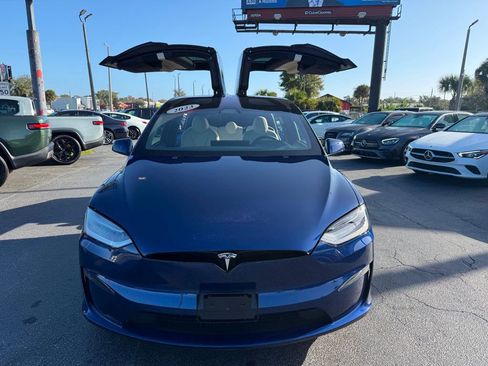 Used 2023 Tesla Model X image 2