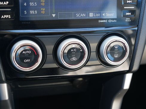 Used 2017 Subaru Forester 2.5i Limited image 23