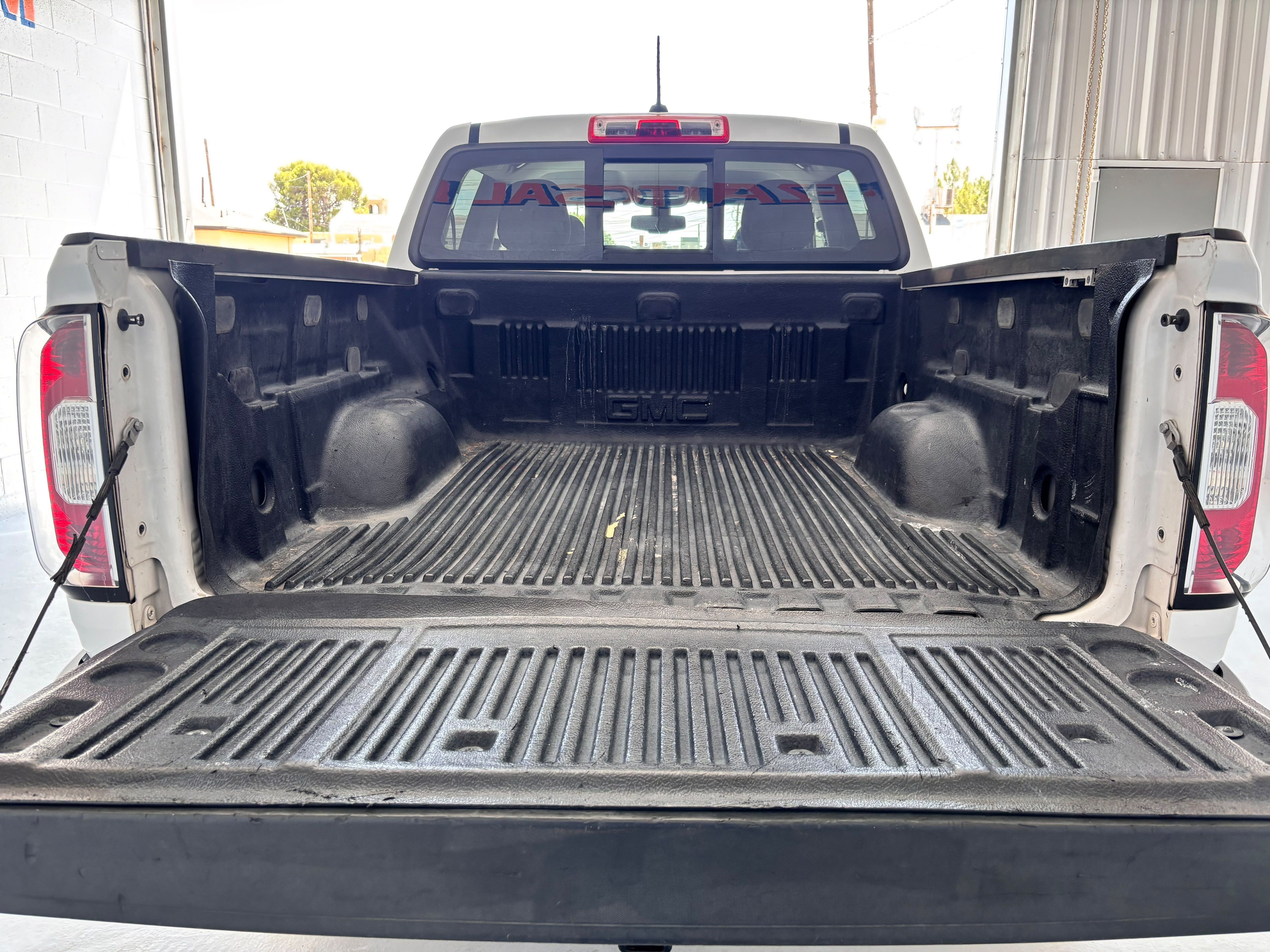 Used 2017 GMC Canyon SLE w/ SLE Convenience Package AWD/4WD image 5