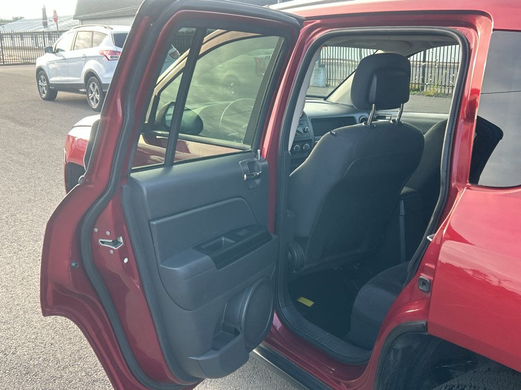 Used 2011 Jeep Compass Sport FWD image 24
