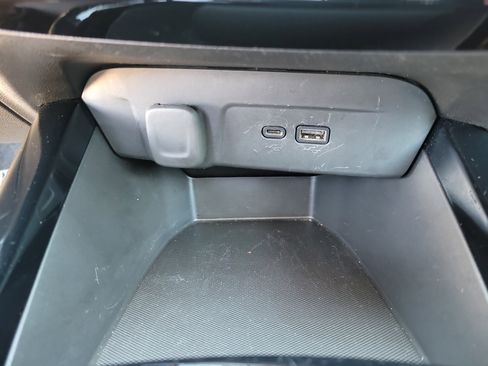 Used 2025 Chevrolet Trax LT FWD image 12