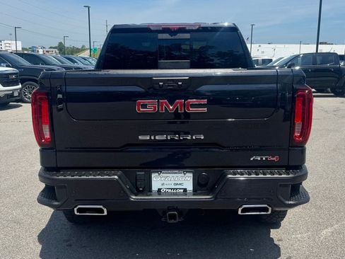 Used 2023 GMC Sierra 1500 AT4 w/ AT4 Premium Package AWD/4WD image 4