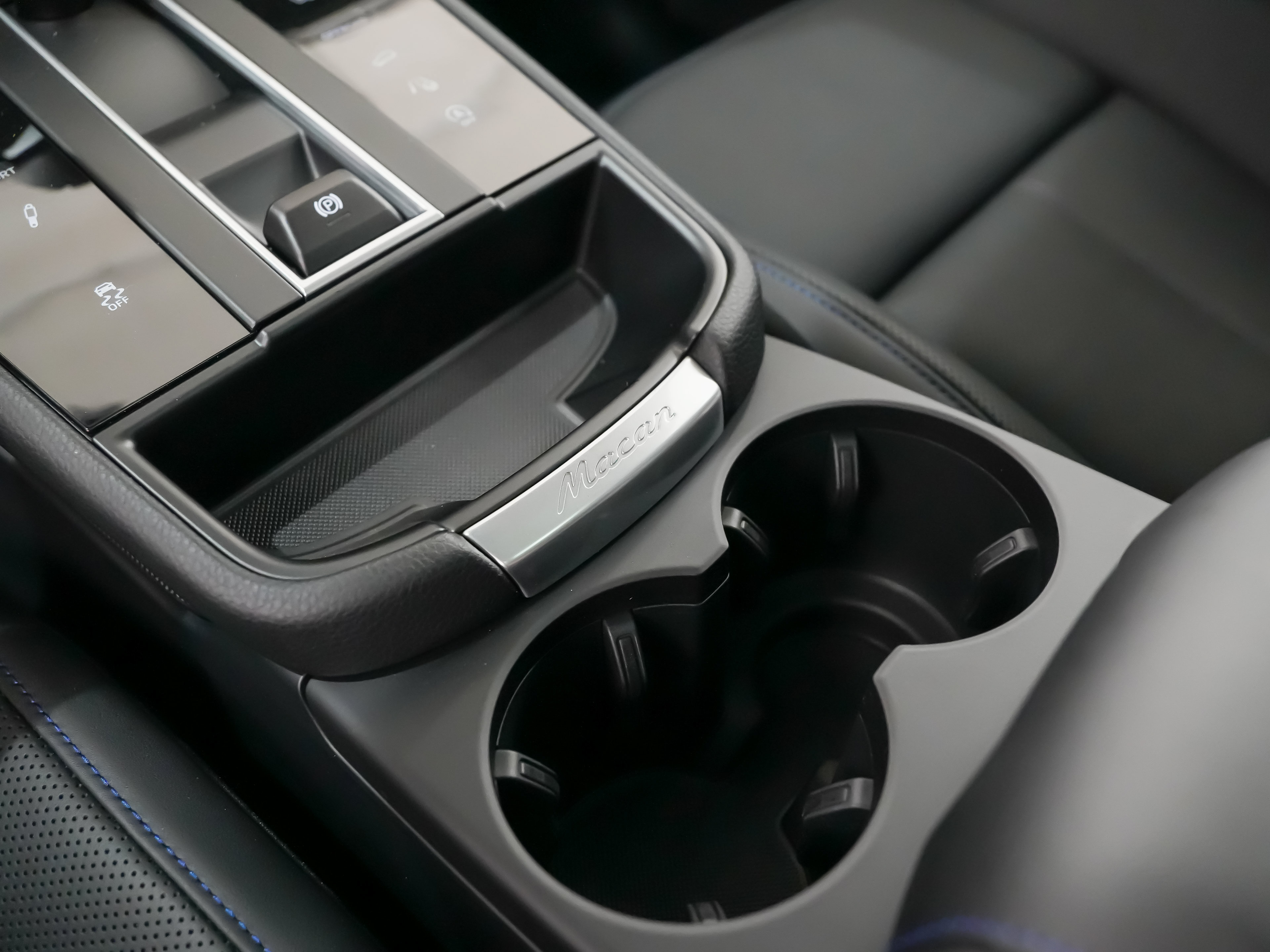 Certified 2026 Porsche Macan S AWD/4WD image 33