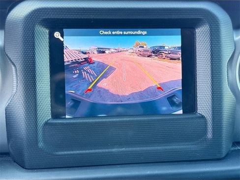 Used 2022 Jeep Gladiator Sport image 14