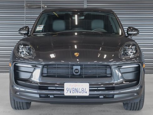 Certified 2026 Porsche Macan AWD/4WD image 8