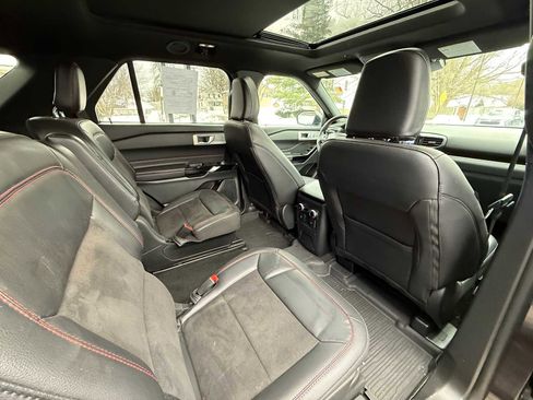 Used 2024 Ford Explorer ST-Line w/ Class IV Trailer Tow Package image 39