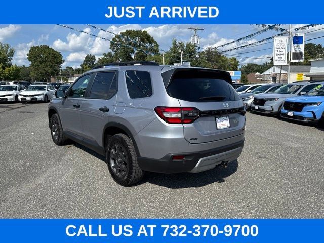 Used 2025 Honda Pilot TrailSport image 6