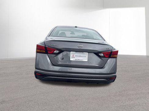 Used 2024 Nissan Altima 2.5 SV FWD image 6