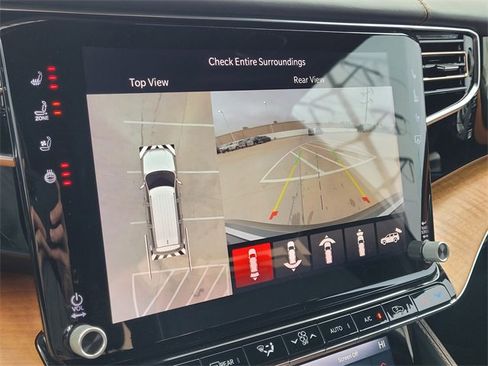 Used 2023 Jeep Grand Wagoneer Series III image 15