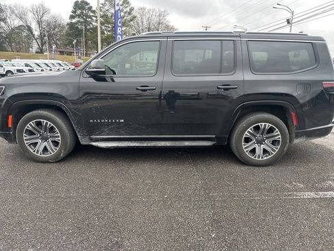 Used 2023 Jeep Wagoneer 4WD w/ Premium Group I image 6