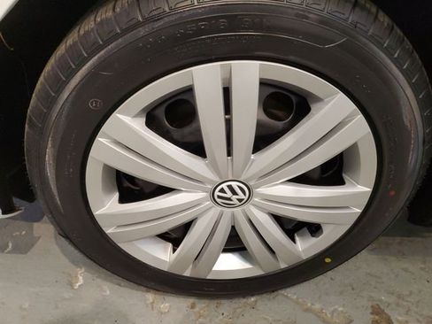 Used 2017 Volkswagen Jetta S image 28