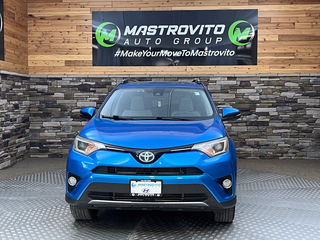 Used 2017 Toyota RAV4 XLE AWD/4WD image 2