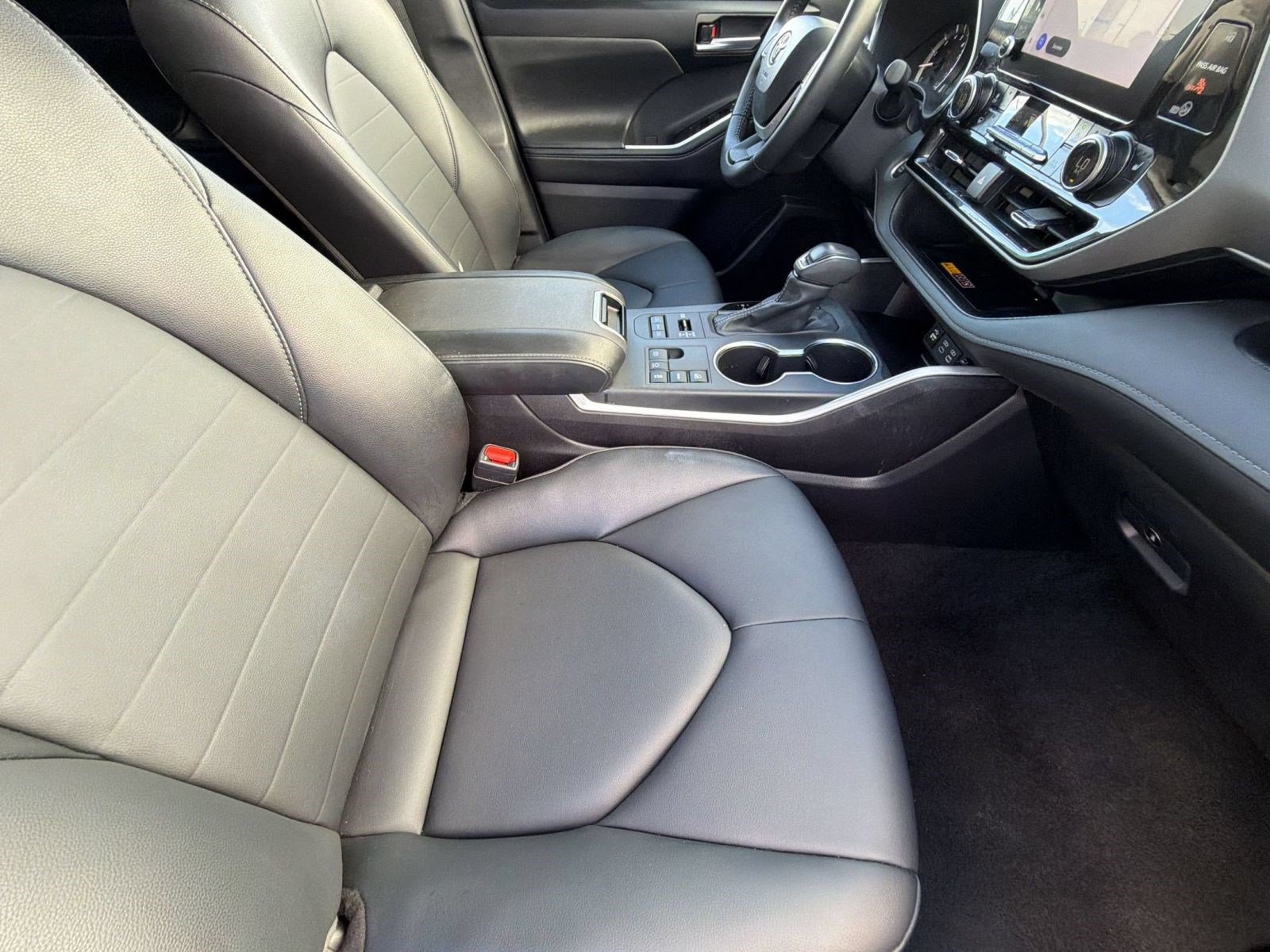Used 2026 Toyota Highlander XLE AWD/4WD image 26